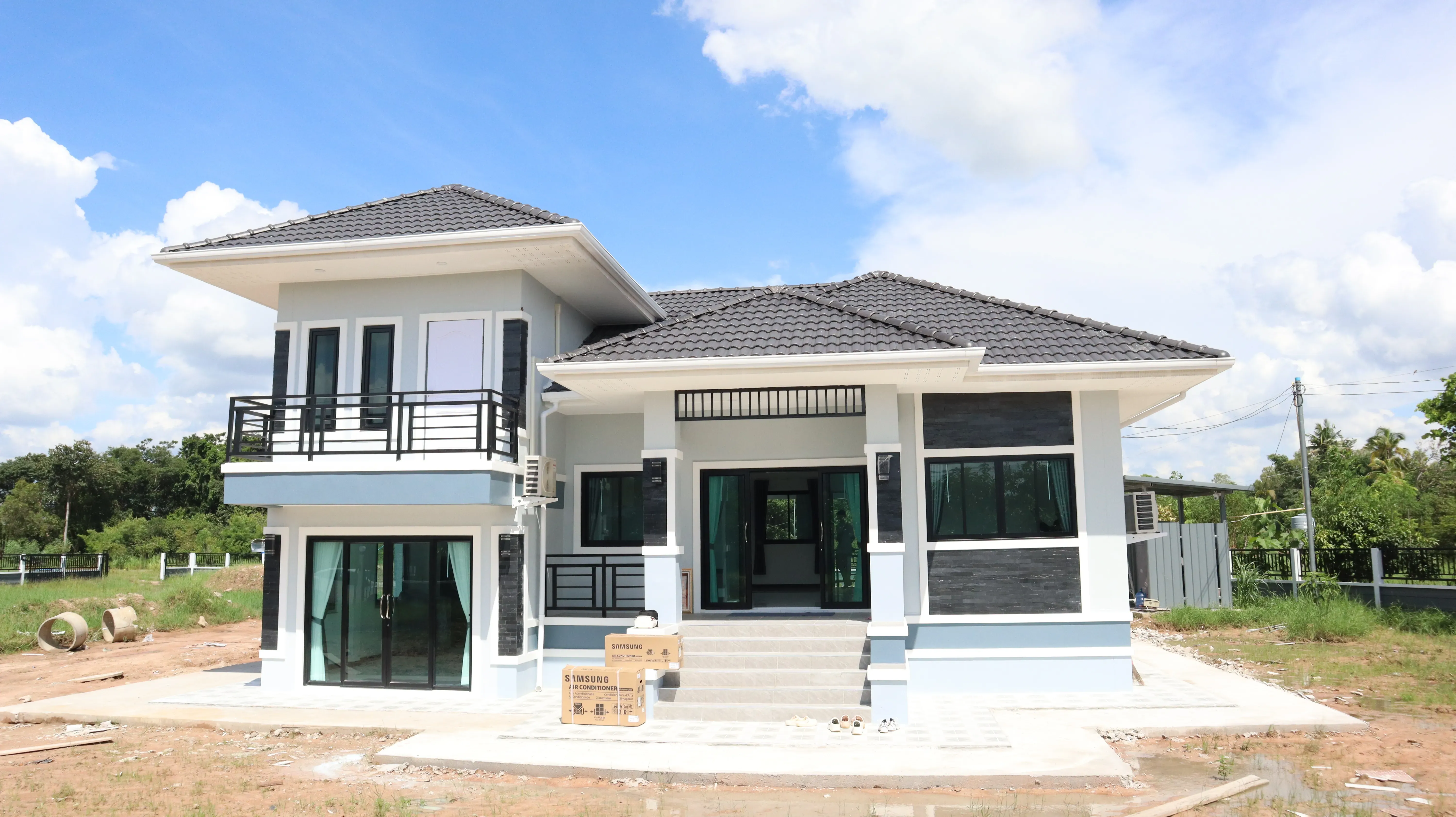 บ้านชั้นครึ่ง